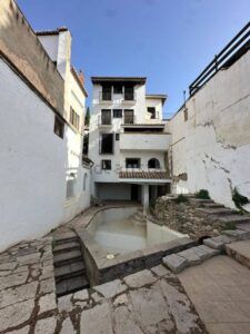 house for sale in albaicin granada