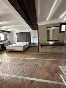 house for sale in albaicin granada