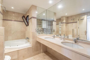 apartment for sale in barrio de los periodistas