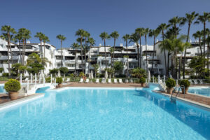 apartment for sale in puente romano marbella malaga