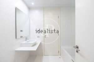 Apartment for sale in Diputació Street